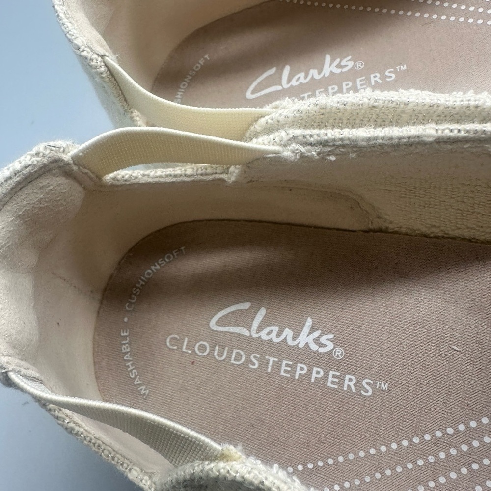 Cloudsteppers by Clarks Cream Women's Flats - Picture 4 of 9